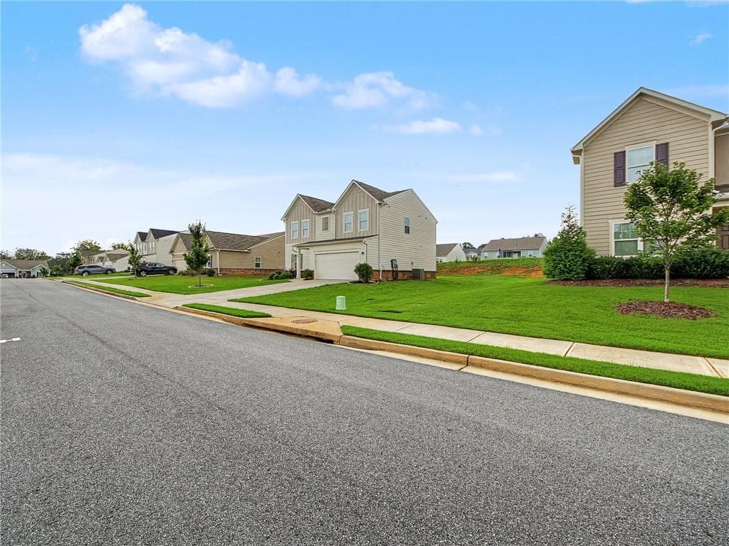 4 bedroom, 3 bathroom, 2,132 sq ft single family residence for sale at 409 Matera Drive, Cartersville, GA 30120 — photo 3