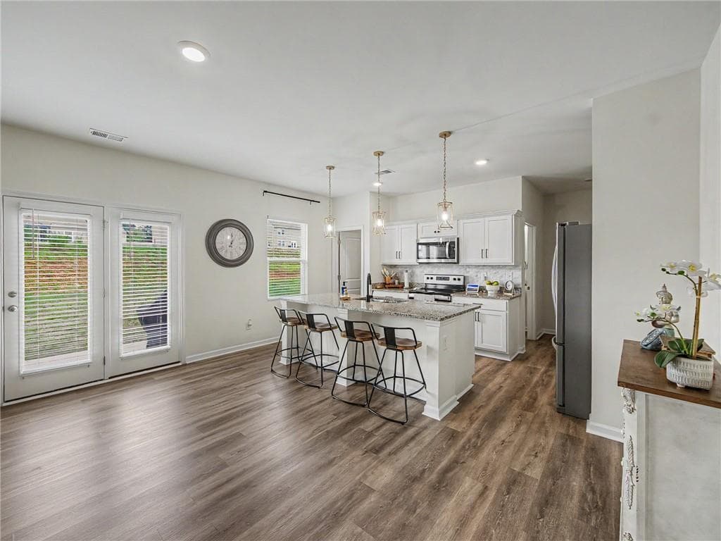 4 bedroom, 3 bathroom, 2,132 sq ft single family residence for sale at 409 Matera Drive, Cartersville, GA 30120 — photo 9
