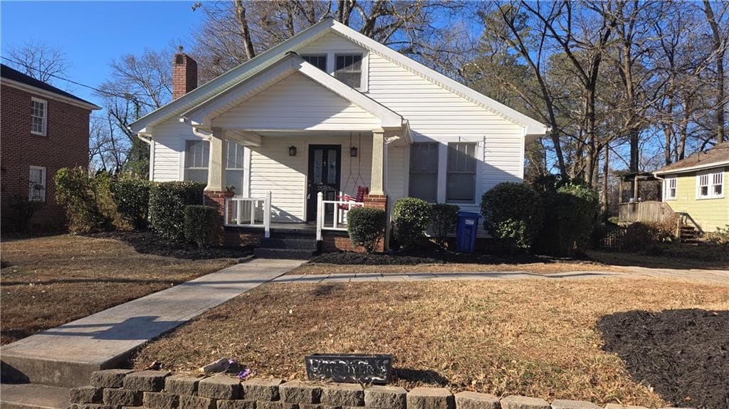 3 bedroom, 2 bathroom, 1,613 sq ft single family residence for rent at 615 Dyer Street, Gainesville, GA 30501 for $1,950 a month — photo 1 of 20