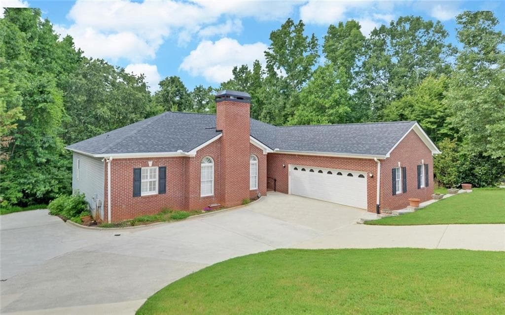 3 bedroom, 4 bathroom, 4,324 sq ft single family residence under contract at 4151 Summit Chse, Gainesville, GA 30506 — photo 2