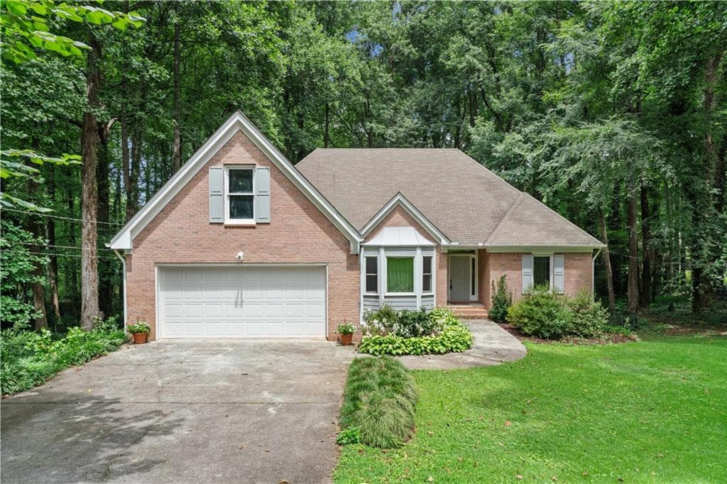 5 bedroom, 2 bathroom, 3,352 sq ft single family residence sold at 4625 Lincoln Way, Lilburn, GA 30047