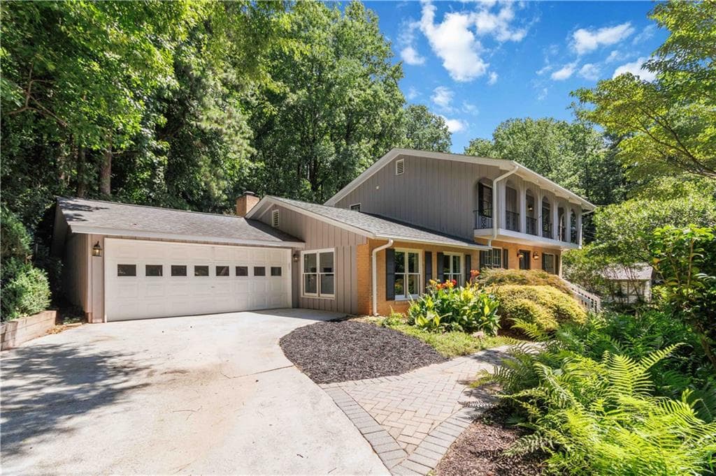 5 bedroom, 4 bathroom, 3,881 sq ft single family residence for sale at 4037 Morgan Road, Tucker, GA 30084 — photo 4