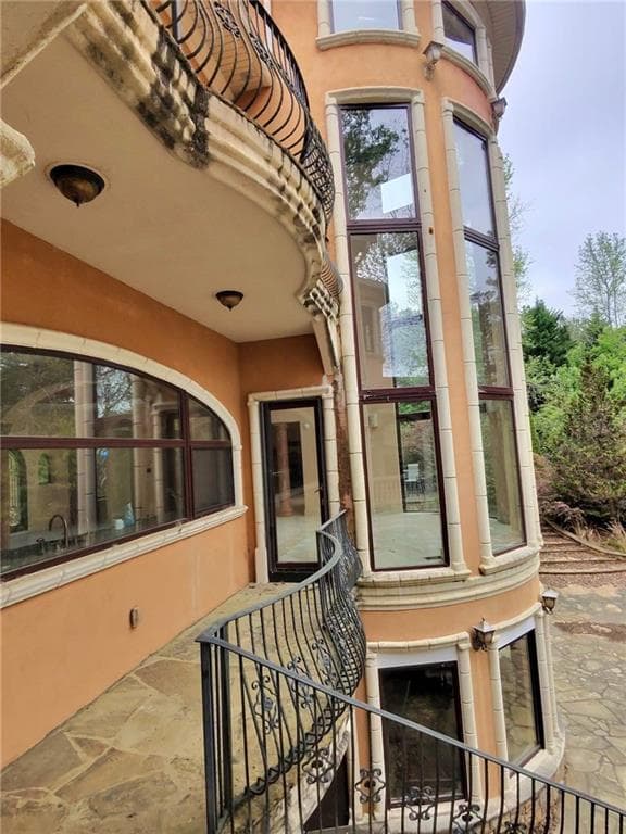 6 bedroom, 7 bathroom, 5,970 sq ft single family residence under contract at 3920 Westbrook Road, Suwanee, GA 30024 — photo 5
