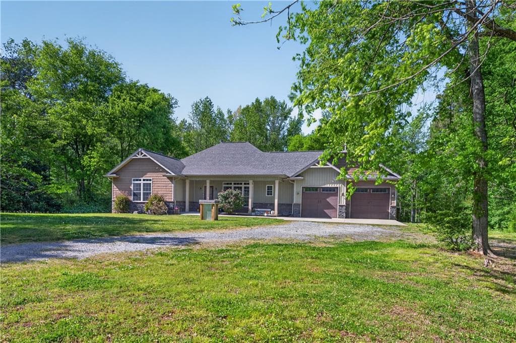 4 bedroom, 4 bathroom, 3,658 sq ft single family residence for sale at 845 New Hope Church Road, Dalton, GA 30721 — photo 3