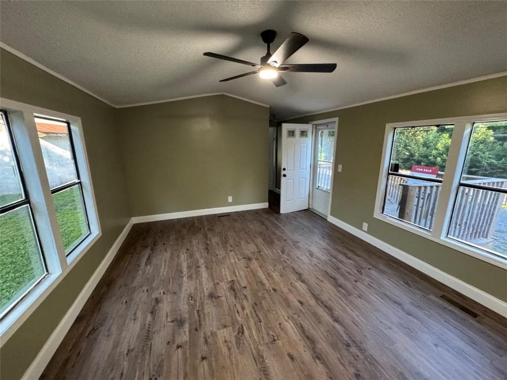 2 bedroom, 2 bathroom, 1,008 sq ft single family residence for sale at 2637 Old Grade Road, Dalton, GA 30721 — photo 4