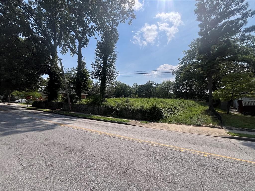 single family residence for sale at 470 Chappell Road, Atlanta, GA 30318 — photo 5