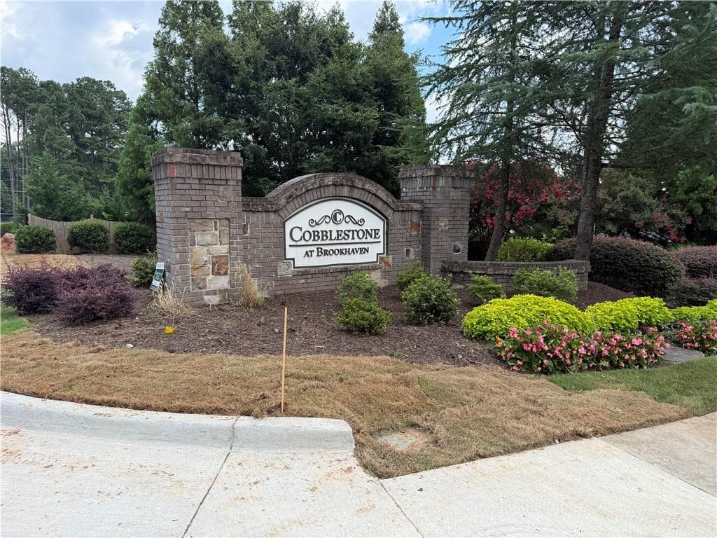 3 bedroom, 4 bathroom, 2,312 sq ft townhouse for sale at 2165 Yancey Lane, Atlanta, GA 30319 — photo 3