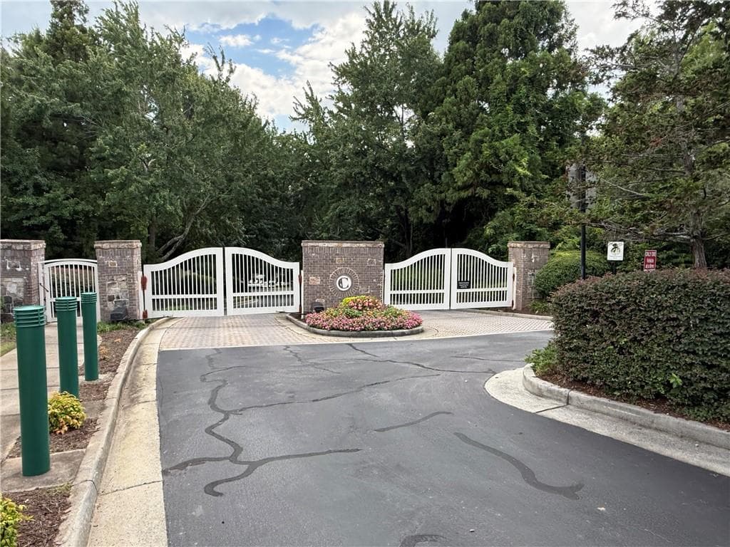 3 bedroom, 4 bathroom, 2,312 sq ft townhouse for sale at 2165 Yancey Lane, Atlanta, GA 30319 — photo 4