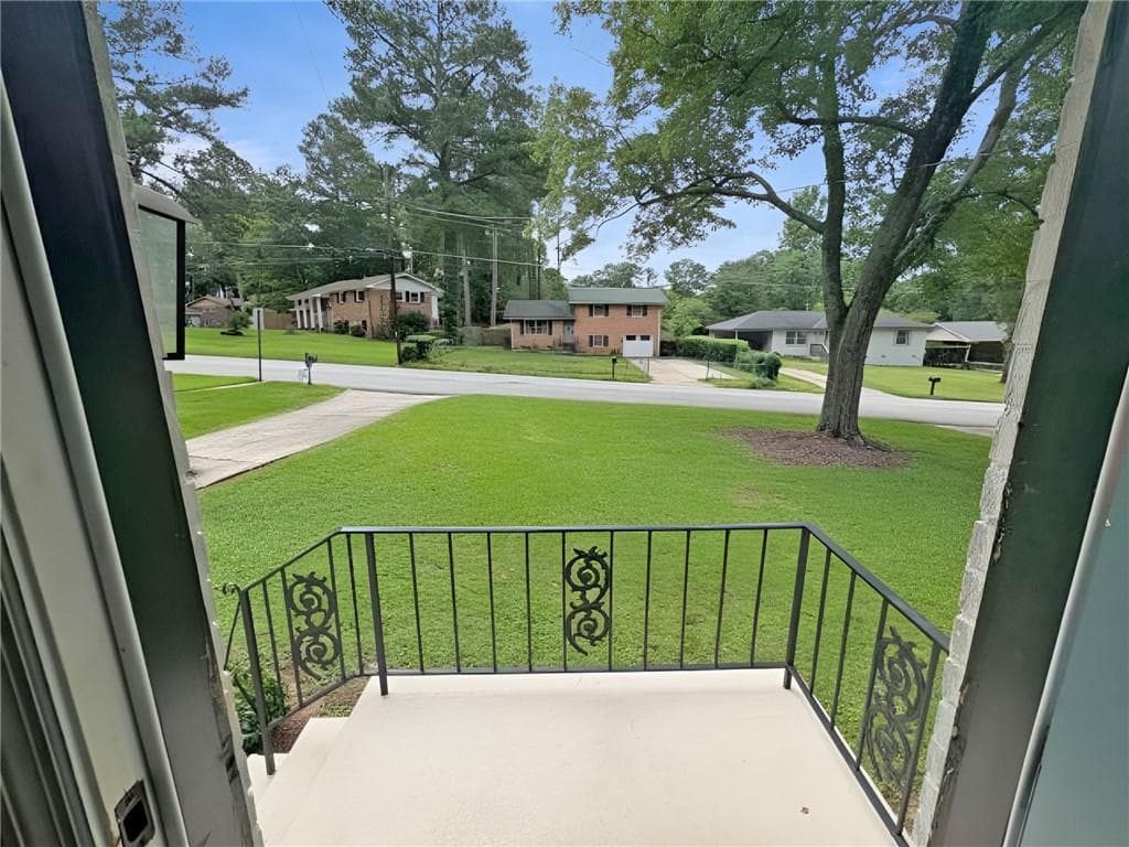 4 bedroom, 2 bathroom, 1,800 sq ft single family residence under contract at 2614 Bull Run Drive, Decatur, GA 30034 — photo 6