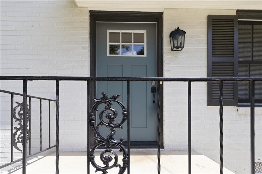 4 bedroom, 2 bathroom, 1,800 sq ft single family residence under contract at 2614 Bull Run Drive, Decatur, GA 30034 — photo 5