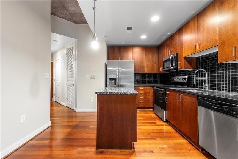 2 bedroom, 2 bathroom, 1,060 sq ft condominium for rent at 250 Pharr Road 308, Atlanta, GA 30305 for $3,200 a month — photo 2