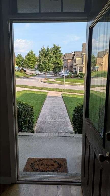 3 bedroom, 4 bathroom, 1,856 sq ft townhouse for sale at 3150 Thorngate Court, Snellville, GA 30078 — photo 2