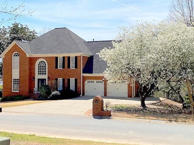 6 bedroom, 4 bathroom, 4,800 sq ft single family residence for sale at 122 N Lakeside Drive, Kennesaw, GA 30144