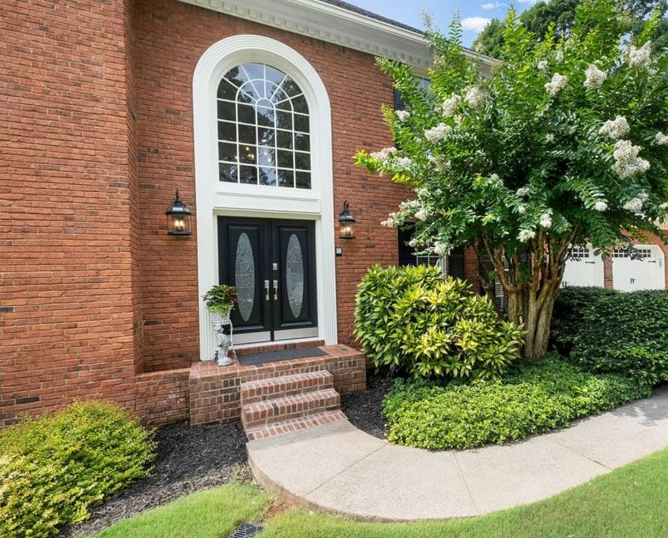 6 bedroom, 4 bathroom, 4,800 sq ft single family residence for sale at 122 N Lakeside Drive, Kennesaw, GA 30144 — photo 5