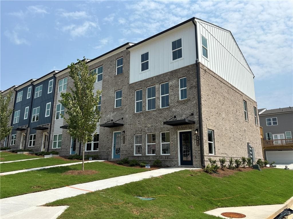 3 bedroom, 4 bathroom, 2,000 sq ft townhouse for rent at 3049 Beacon Bend Crossing, Lawrenceville, GA 30043 for $2,500 a month — photo 2