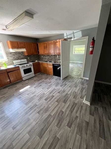 3 bedroom, 2 bathroom, 1,890 sq ft single family residence for sale at 4402 Highland Road, Decatur, GA 30035 — photo 7
