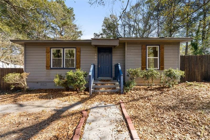 4 bedroom, 2 bathroom, 1,177 sq ft single family residence for sale at 501 Aberdeen Drive, Atlanta, GA 30318 — photo 1 of 13