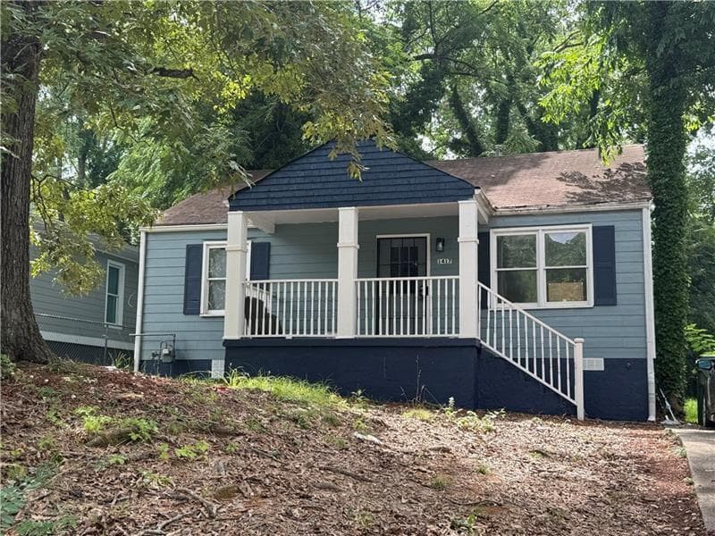 3 bedroom, 2 bathroom, 1,393 sq ft single family residence for sale at 1417 Graymont Drive, Atlanta, GA 30310 — photo 3