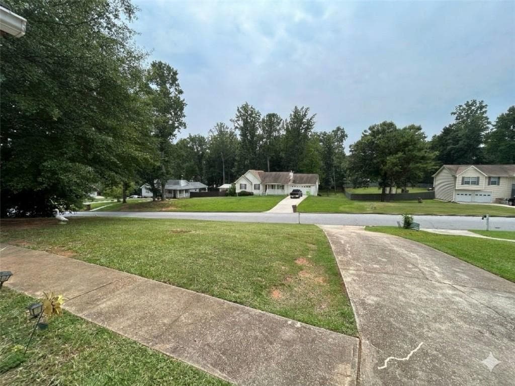 4 bedroom, 2 bathroom, 1,812 sq ft single family residence for sale at 113 Timberwood Drive, Stockbridge, GA 30281 — photo 6