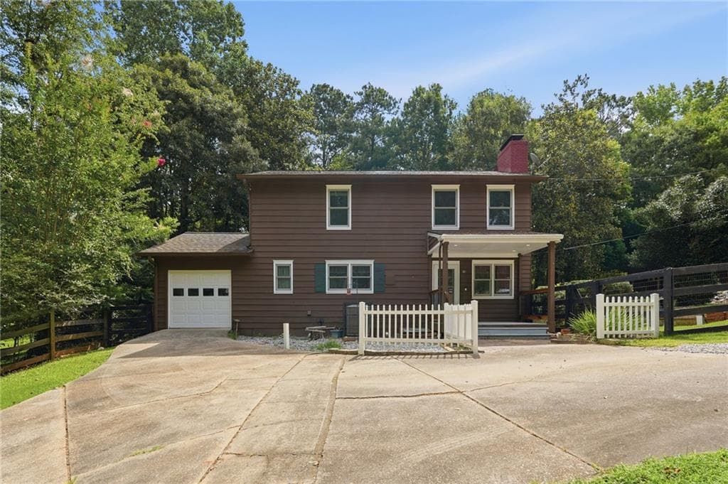 3 bedroom, 3 bathroom, 2,125 sq ft single family residence for sale at 5129 Fourth Colony Drive, Gainesville, GA 30504 — photo 3