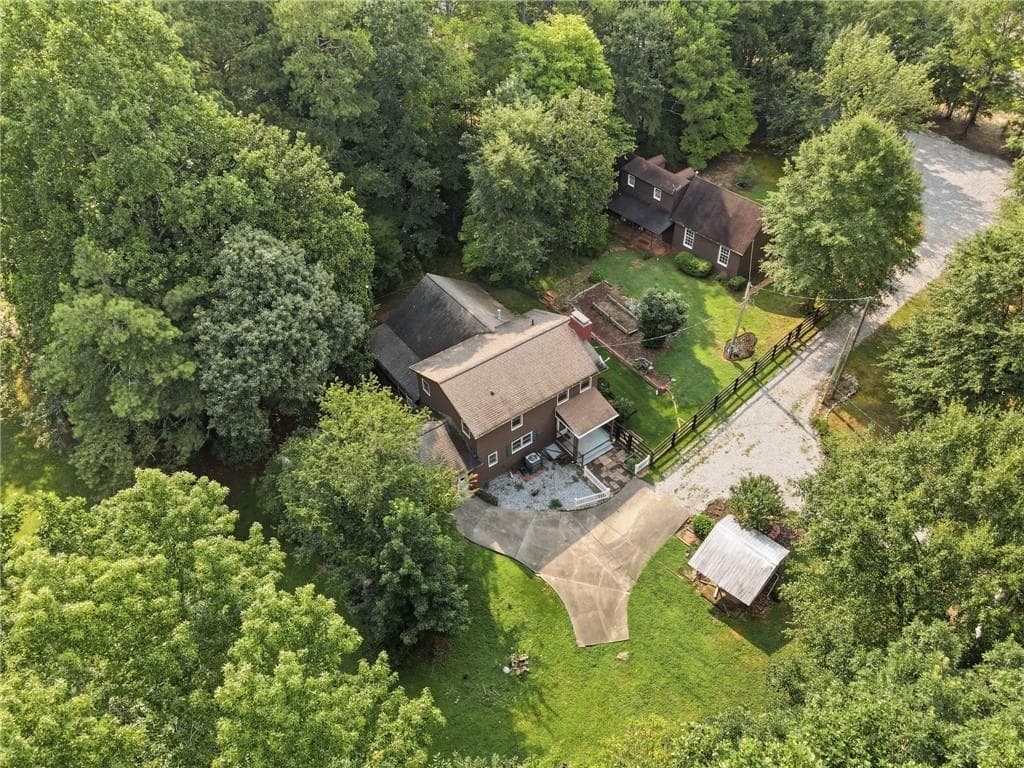 3 bedroom, 3 bathroom, 2,125 sq ft single family residence for sale at 5129 Fourth Colony Drive, Gainesville, GA 30504 — photo 6