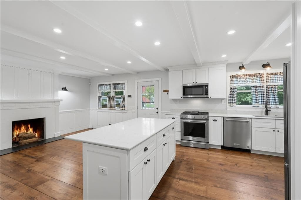 3 bedroom, 3 bathroom, 2,125 sq ft single family residence for sale at 5129 Fourth Colony Drive, Gainesville, GA 30504 — photo 10