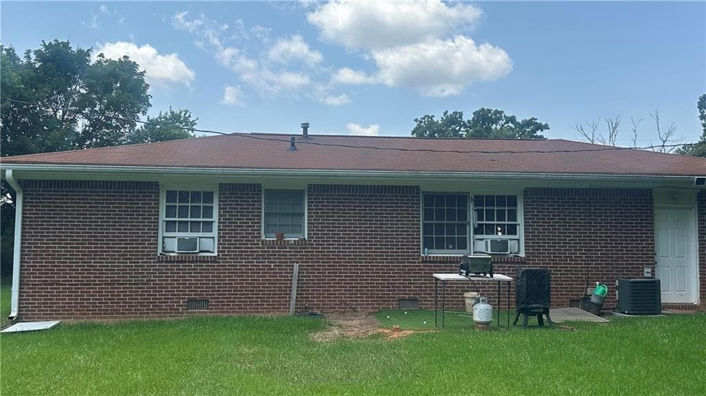 3 bedroom, 2 bathroom, 1,000 sq ft single family residence for sale at 2323 Locust Grove Road, Griffin, GA 30223 — photo 7