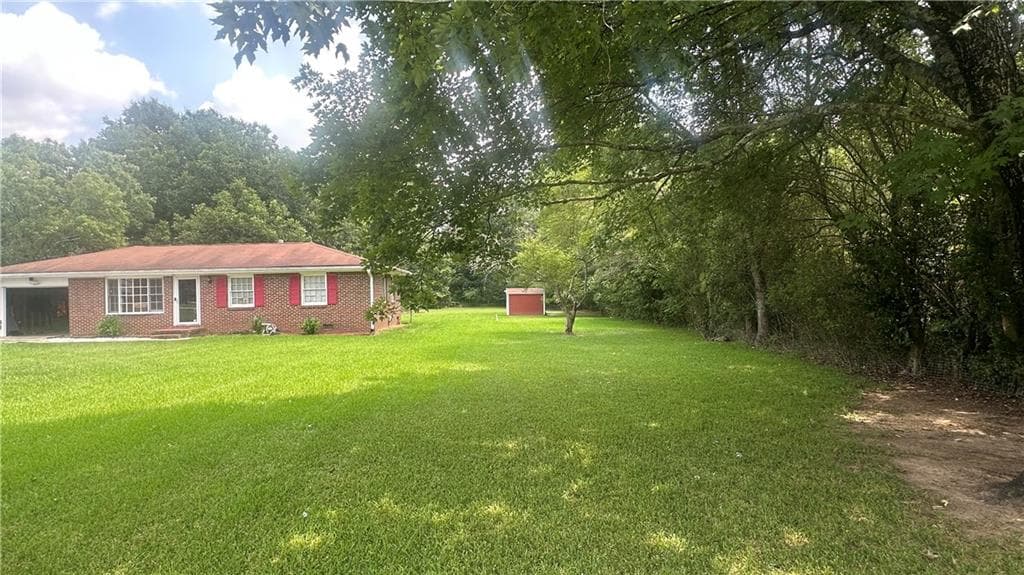 3 bedroom, 2 bathroom, 1,000 sq ft single family residence for sale at 2323 Locust Grove Road, Griffin, GA 30223 — photo 9