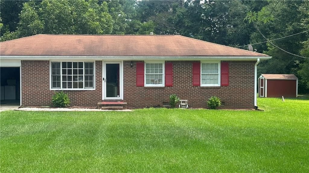 3 bedroom, 2 bathroom, 1,000 sq ft single family residence for sale at 2323 Locust Grove Road, Griffin, GA 30223 — photo 5