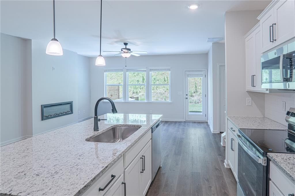 3 bedroom, 3 bathroom, 1,731 sq ft townhouse for rent at 411 Summit View Lane 3, Jasper, GA 30143 for $2,100 a month — photo 6