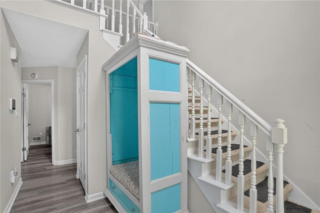 6 bedroom, 5 bathroom, 4,260 sq ft single family residence for sale at 2672 Beecher Drive, Austell, GA 30106 — photo 3