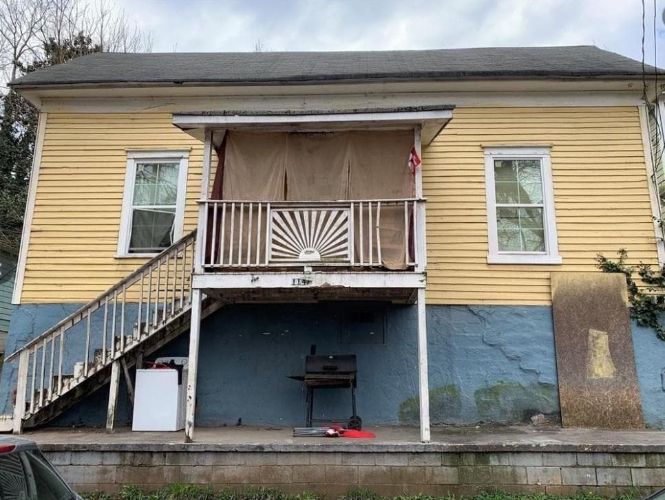 2 bedroom, 2 bathroom, 876 sq ft single family residence under contract at 1147 HUBBARD Street, Atlanta, GA 30310