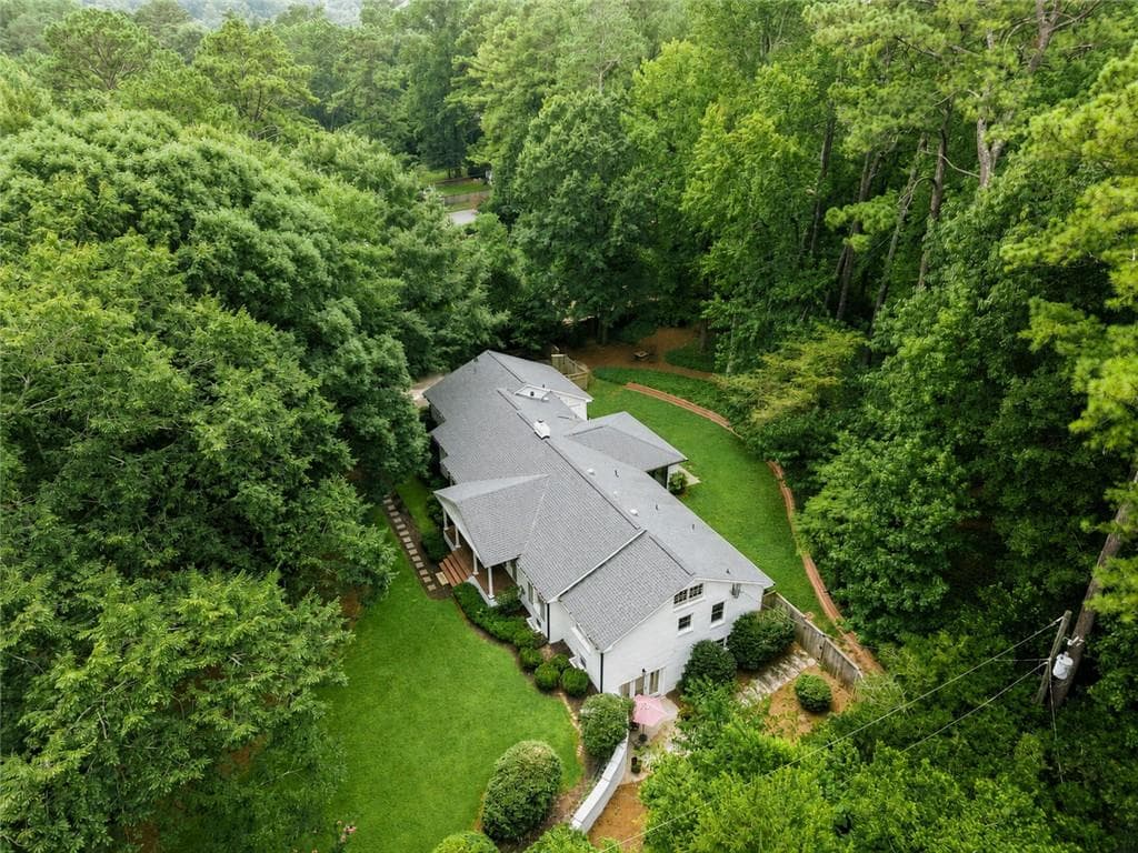 4 bedroom, 5 bathroom, 4,280 sq ft single family residence under contract at 5680 Lake Forrest Drive, Sandy Springs, GA 30342 — photo 2