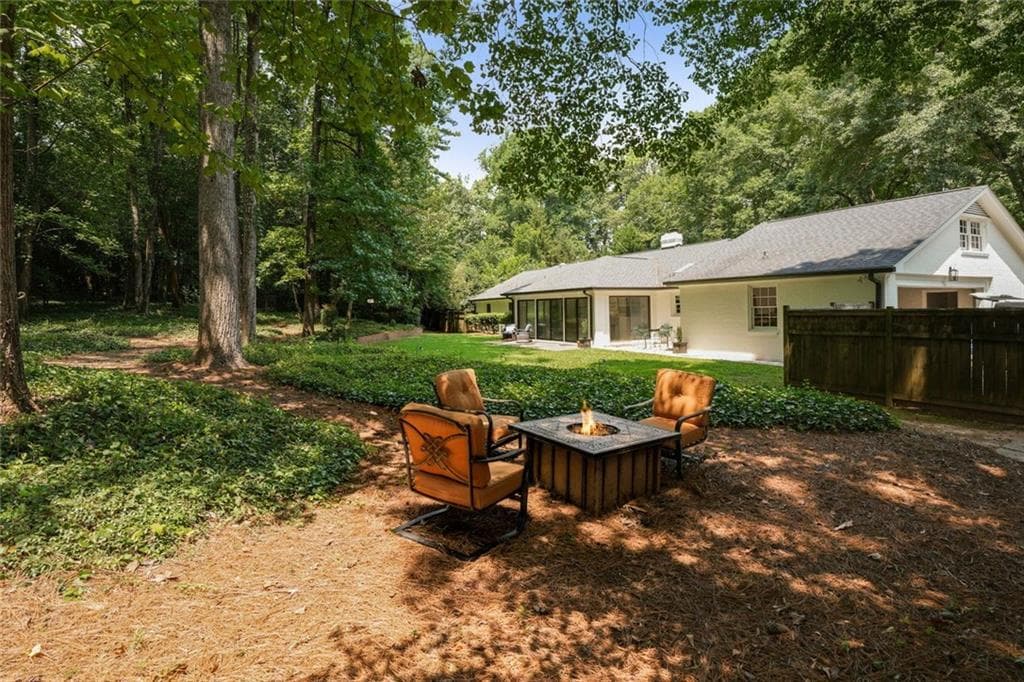 4 bedroom, 5 bathroom, 4,280 sq ft single family residence under contract at 5680 Lake Forrest Drive, Sandy Springs, GA 30342 — photo 3
