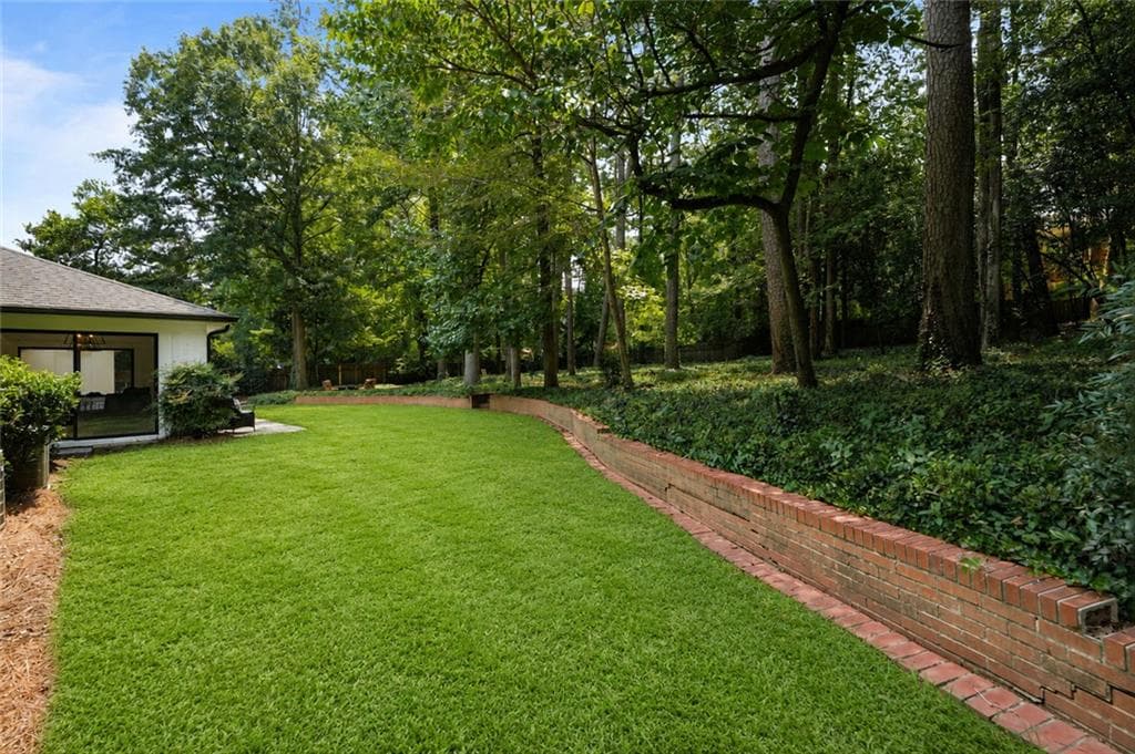 4 bedroom, 5 bathroom, 4,280 sq ft single family residence under contract at 5680 Lake Forrest Drive, Sandy Springs, GA 30342 — photo 5