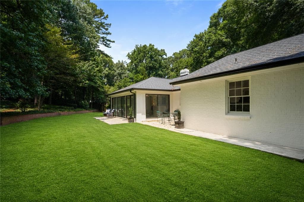 4 bedroom, 5 bathroom, 4,280 sq ft single family residence under contract at 5680 Lake Forrest Drive, Sandy Springs, GA 30342 — photo 6