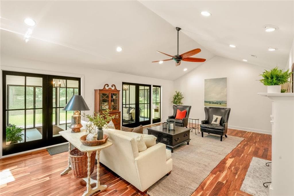 4 bedroom, 5 bathroom, 4,280 sq ft single family residence under contract at 5680 Lake Forrest Drive, Sandy Springs, GA 30342 — photo 7