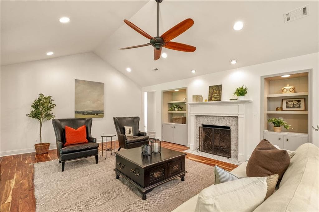 4 bedroom, 5 bathroom, 4,280 sq ft single family residence under contract at 5680 Lake Forrest Drive, Sandy Springs, GA 30342 — photo 10