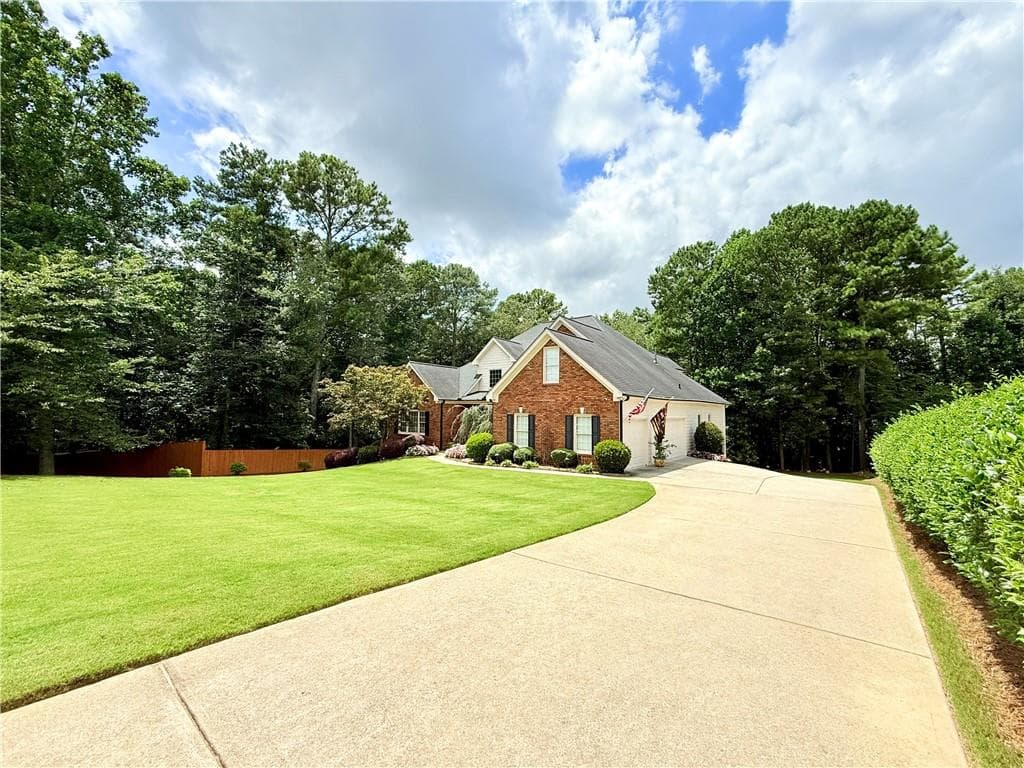 4 bedroom, 4 bathroom, 3,498 sq ft single family residence for sale at 2653 White Rock Drive, Buford, GA 30519 — photo 2