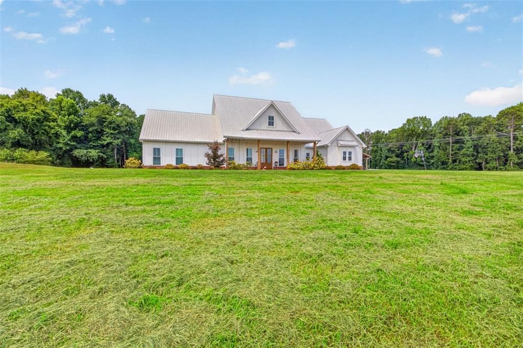 5 bedroom, 5 bathroom, 3,066 sq ft single family residence for sale at 1475 Storey Lane, Jefferson, GA 30549 — photo 5