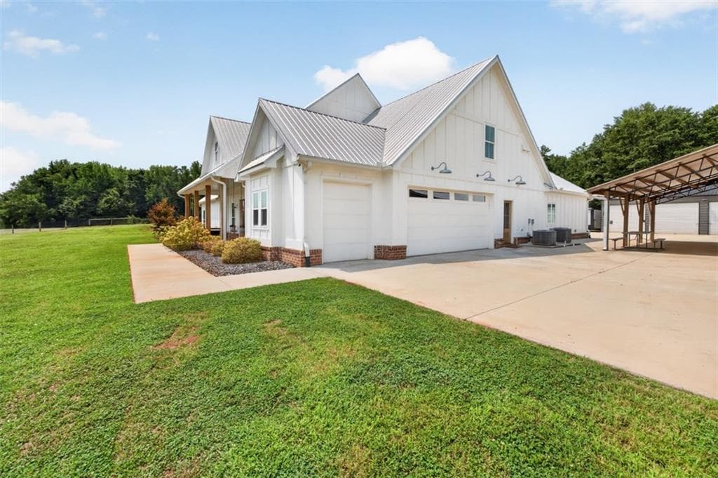 5 bedroom, 5 bathroom, 3,066 sq ft single family residence for sale at 1475 Storey Lane, Jefferson, GA 30549 — photo 9