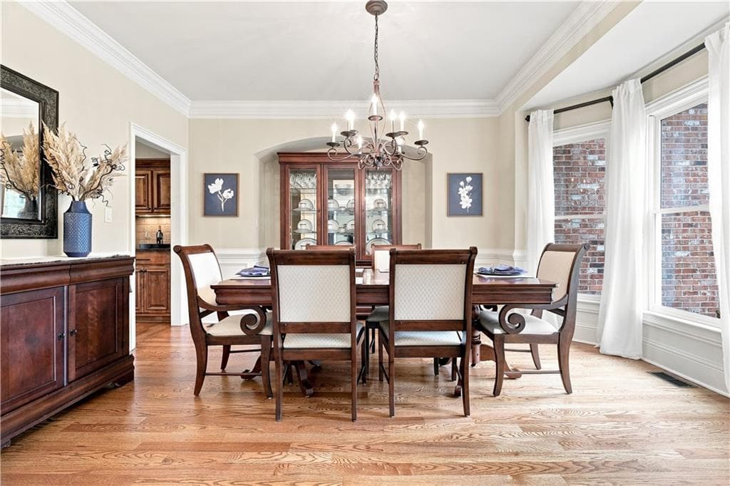 5 bedroom, 5 bathroom, 5,828 sq ft single family residence under contract at 2125 Cascading Creek Court, Cumming, GA 30041 — photo 9