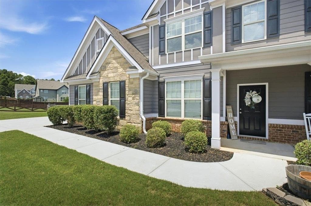 4 bedroom, 3 bathroom, 3,043 sq ft single family residence under contract at 2225 Blackberry Court, Monroe, GA 30656 — photo 4