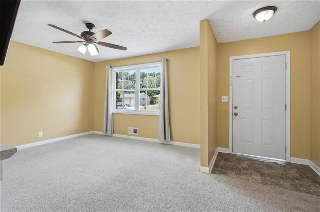 5 bedroom, 2 bathroom, 1,682 sq ft single family residence under contract at 941 Cochise Trail, Conyers, GA 30094 — photo 6