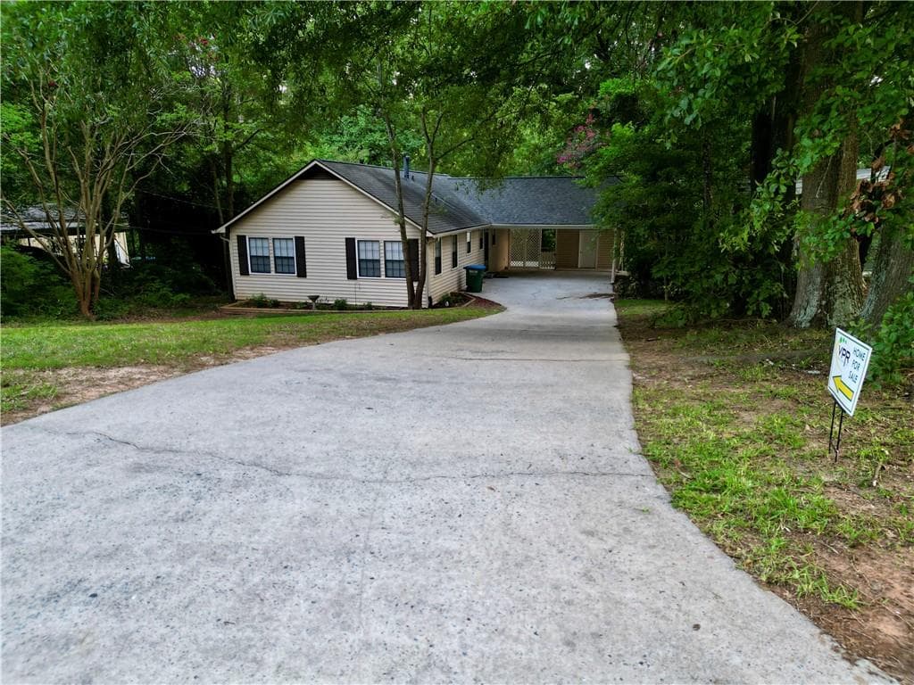 3 bedroom, 2 bathroom, 1,275 sq ft single family residence for sale at 3448 Alison Drive, Atlanta, GA 30340 — photo 5