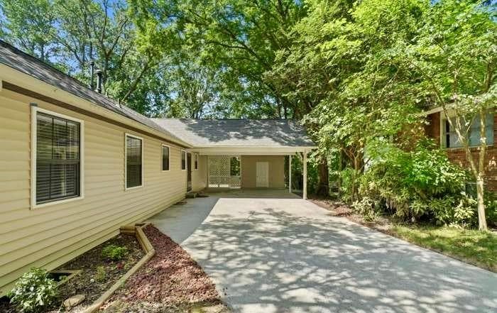 3 bedroom, 2 bathroom, 1,275 sq ft single family residence for sale at 3448 Alison Drive, Atlanta, GA 30340 — photo 6