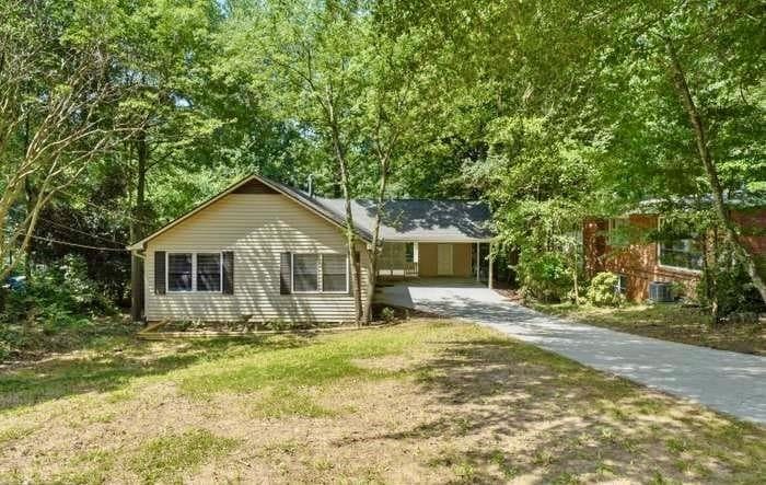 3 bedroom, 2 bathroom, 1,275 sq ft single family residence for sale at 3448 Alison Drive, Atlanta, GA 30340 — photo 2