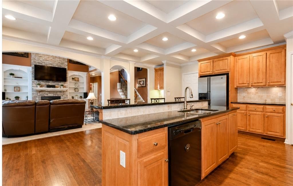 7 bedroom, 6 bathroom, 5,926 sq ft single family residence for sale at 3459 Lake Mill Road, Buford, GA 30519 — photo 7