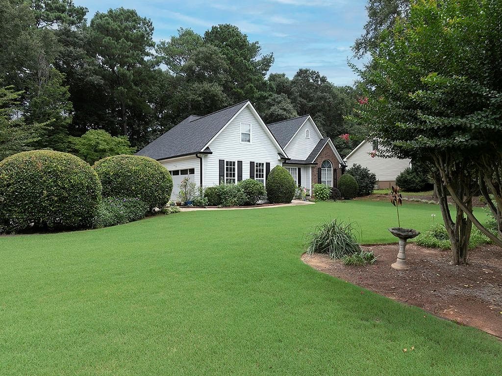3 bedroom, 2 bathroom, 2,138 sq ft single family residence under contract at 217 Leighs Trace, Mcdonough, GA 30253 — photo 2