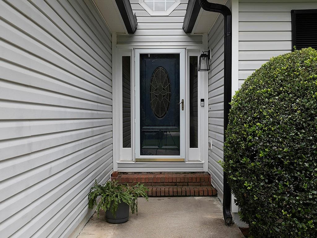 3 bedroom, 2 bathroom, 2,138 sq ft single family residence under contract at 217 Leighs Trace, Mcdonough, GA 30253 — photo 3